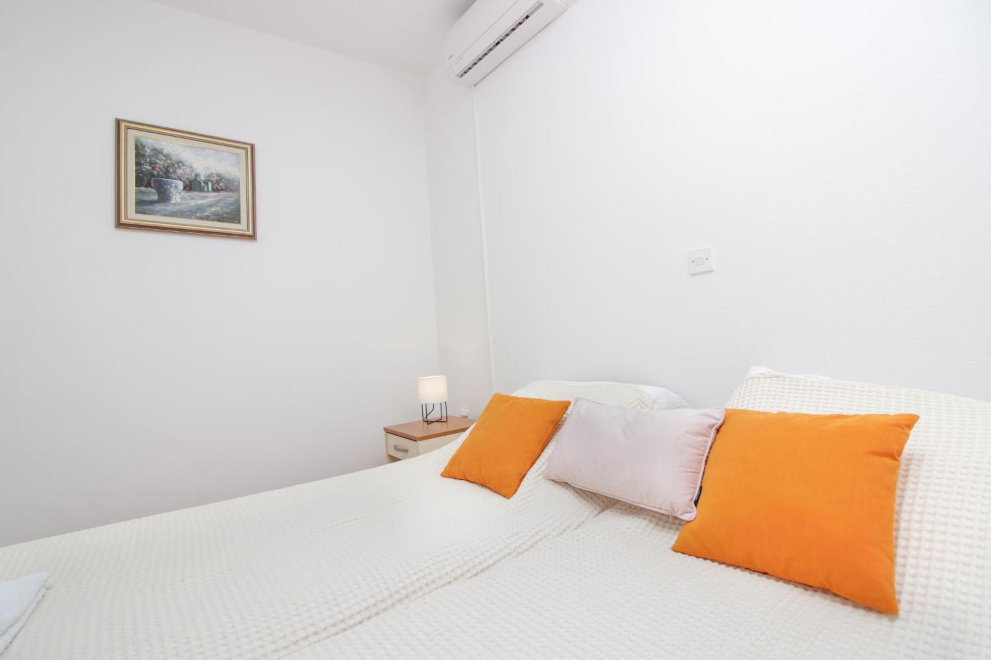 Apartments And Rooms With Parking Space Nin, Zadar - 5805 Стая снимка